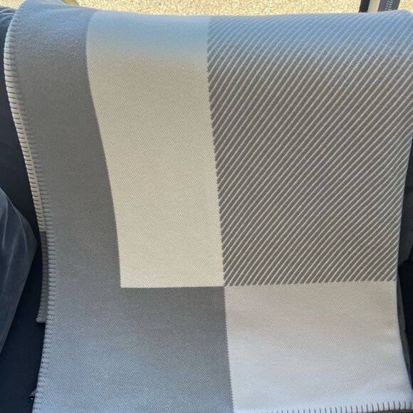 HERMÈS NEW 🎁 GIFTABLE Riviera Blanket Wool Cashmere Blanket - Picture 5 of 10